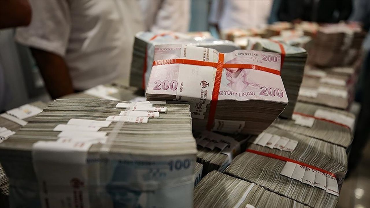 İhtiyaç Kredileri Ticari Kredilerden Hızlı Gidiyor
