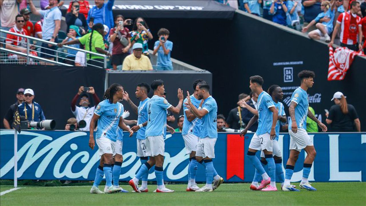 Manchester City'den 1 Milyar Sterlinlik Sponsorluk Anlaşması!