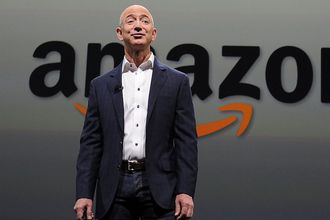 Jeff Bezos: "Fabrikaları ve Veri Merkezlerini Ay’a Taşımalıyız"