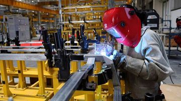 İmalat Göstergesi 5 Ayın En Düşük Seviyesinde