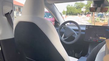 Tesla Sürücüsüz Taksi Uygulamasını Başlattı