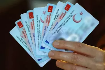 Ehliyet Yenilemek İçin Gerekli Belgeler ve Son Tarih 2025: Ücret Ne Kadar, Sağlık Raporu ve Randevu Nasıl Alınır?