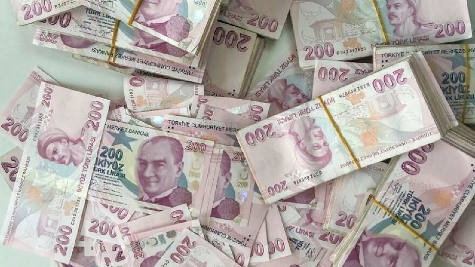Esas faaliyet kârını temsil eden 200 TL para desteleri