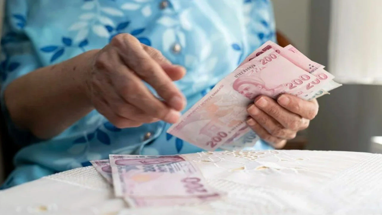 emekli kurban bayramı ikramiye parası 2025 