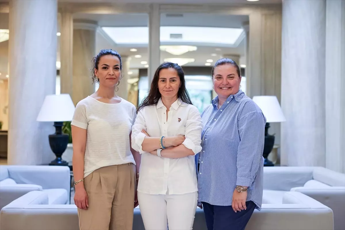 Türkiye Sigorta Sağlık Sigortaları Genel Müdür Yardımcısı Tuba Buldu, Türkiye Sigorta Oto, Tarım Sigortaları ve Aktüerya Genel Müdür Yardımcısı Melike Nur Çınar ile Türkiye Sigorta Bilgi Teknolojileri Genel Müdür Yardımcısı Çiğdem Kılıç