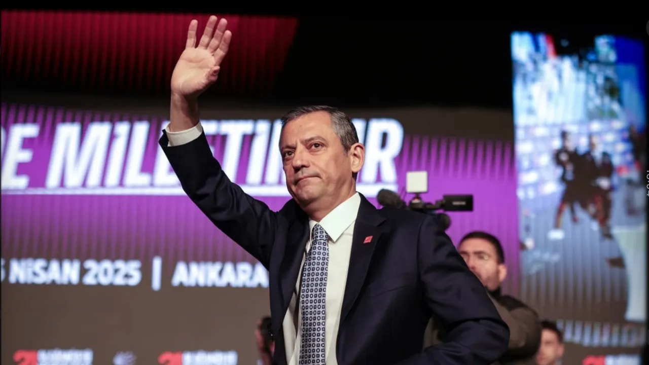 Özgür Özel, kurultay davasına karşı mesaj