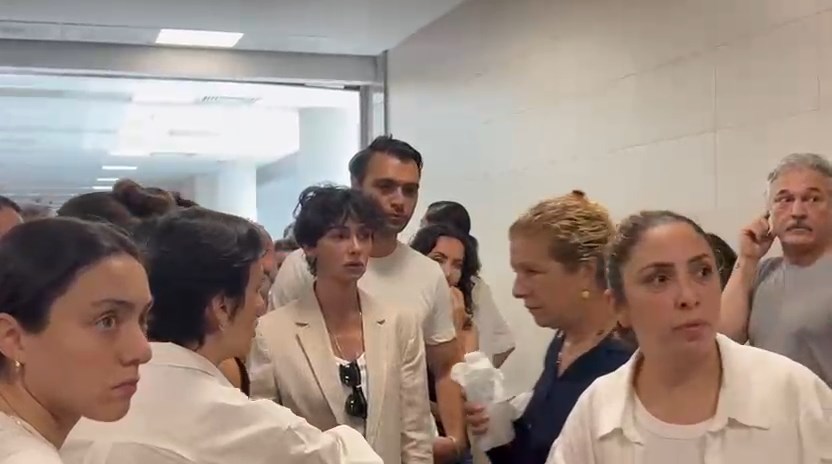 birce-akalay-handee-ercel-ayse-barim-destek.