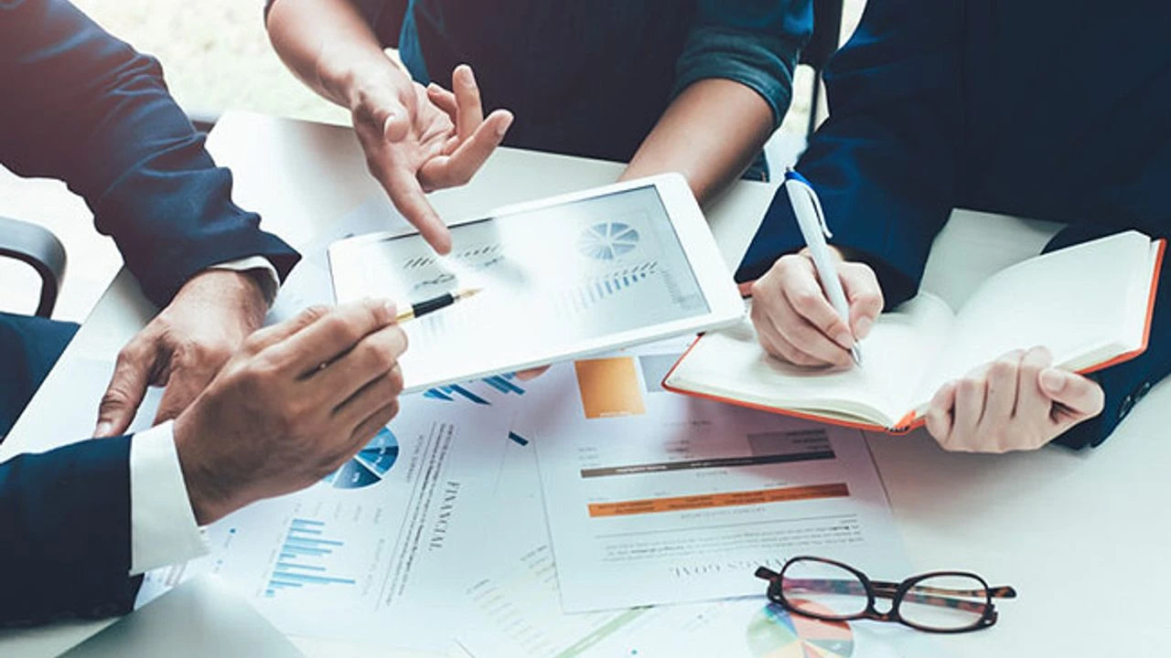 Yönetim danışmanları yüksek maaşlı işler arasında öne çıkıyor