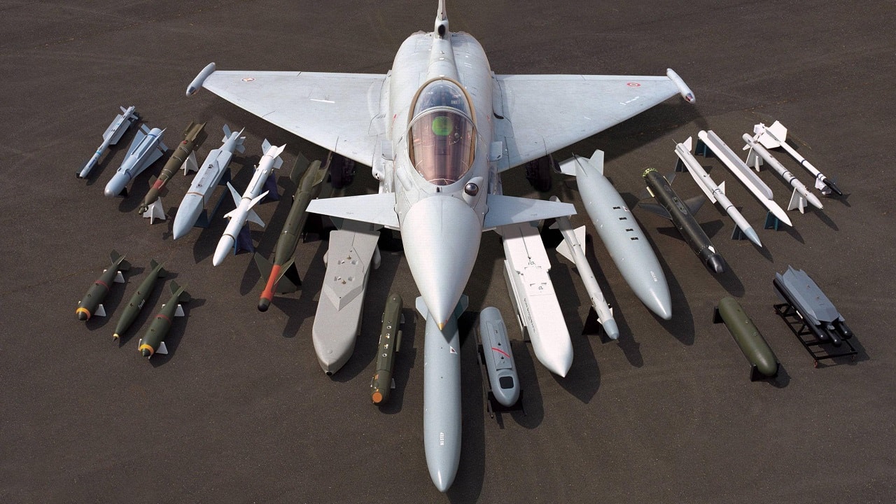 Eurofighter Typhoon savaş jeti