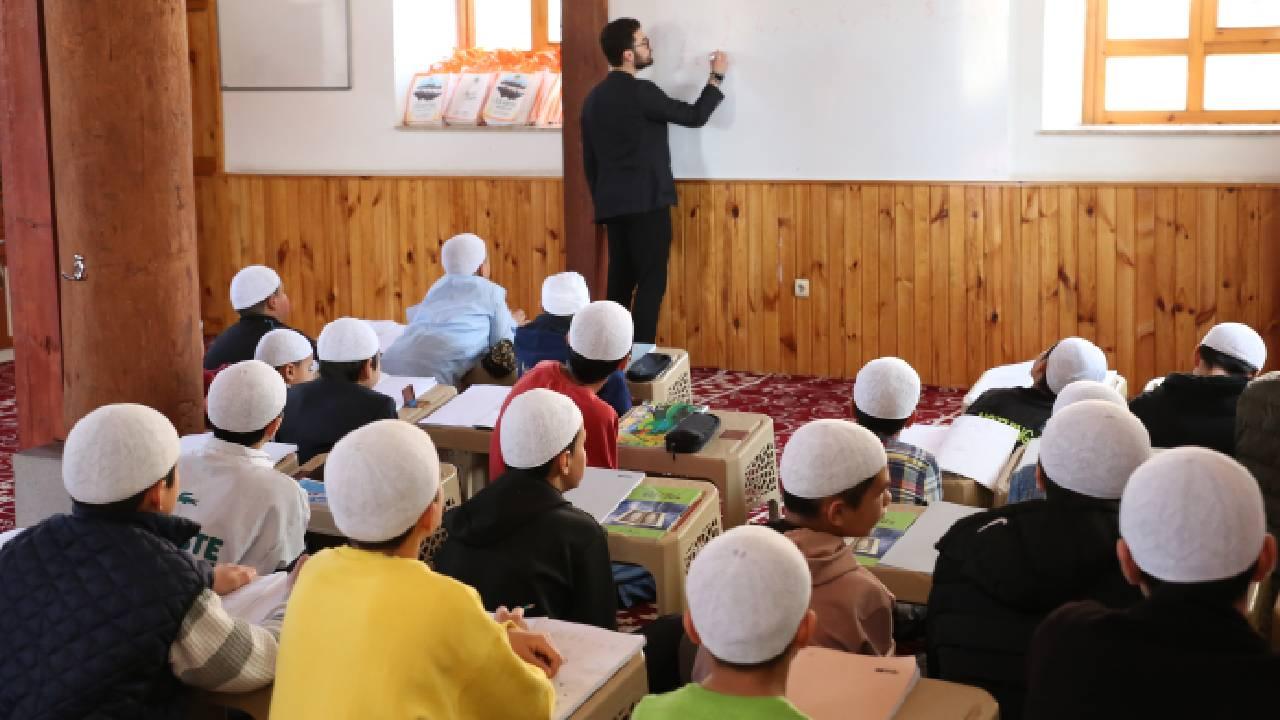 Kur’an kurslarına öğretici alımları, Diyanet tarafından sıkça yapılır