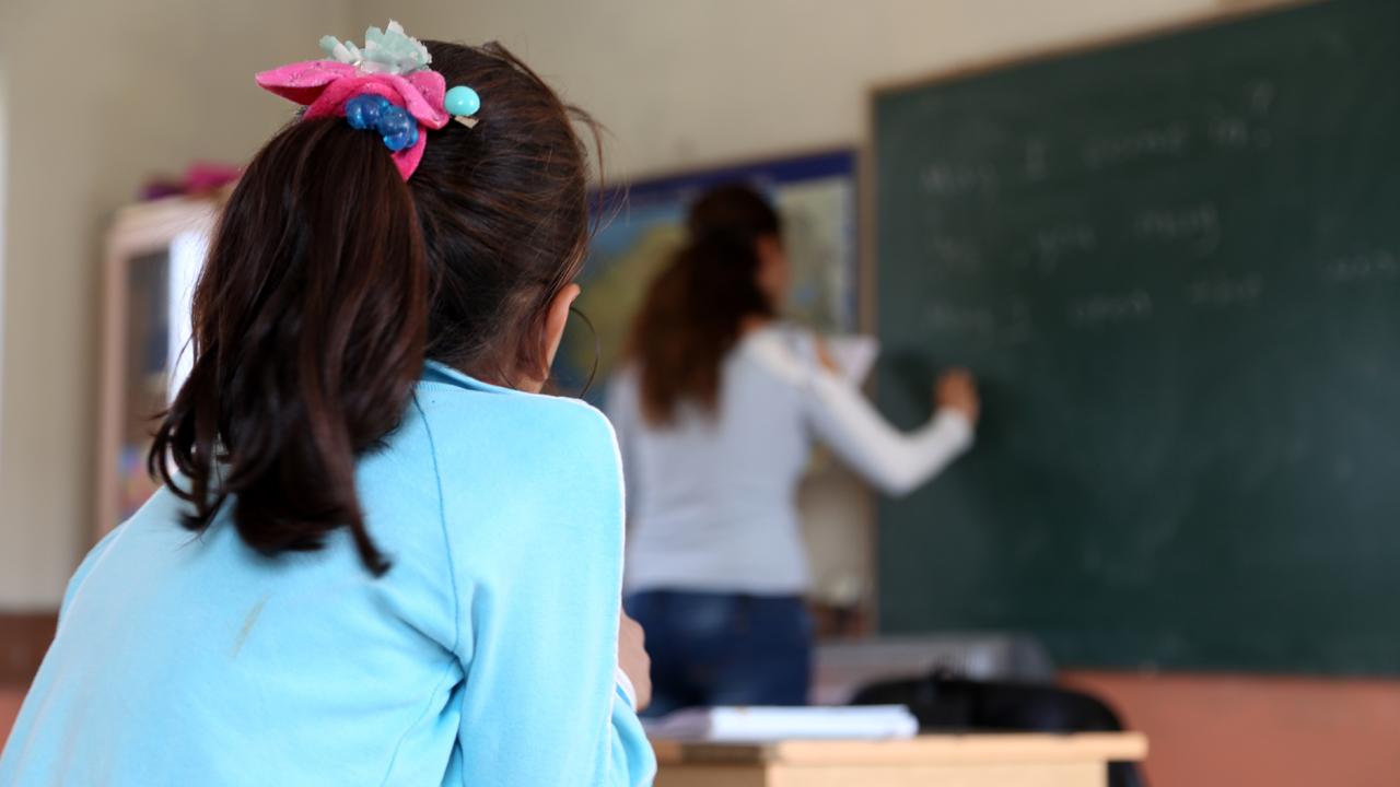 Yabancı dil öğretmenliği, devlet okullarında geniş istihdam imkanı sunar
