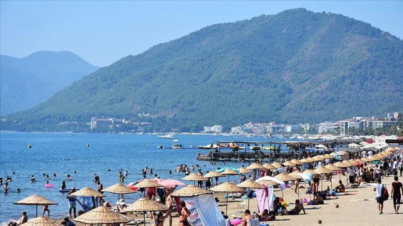 2025 yazında plajlar turistlerle dolup taştı