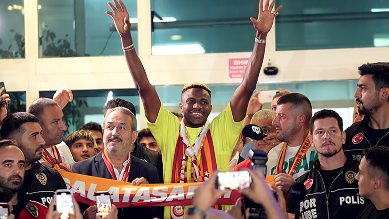 Osimhen, Galatasaray taraftarıyla İstanbul'da buluştu.
