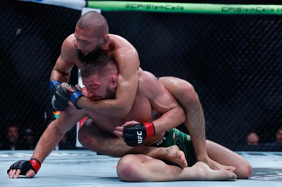UFC’de Chimaev ile Du Plessis maçından mücadele anı