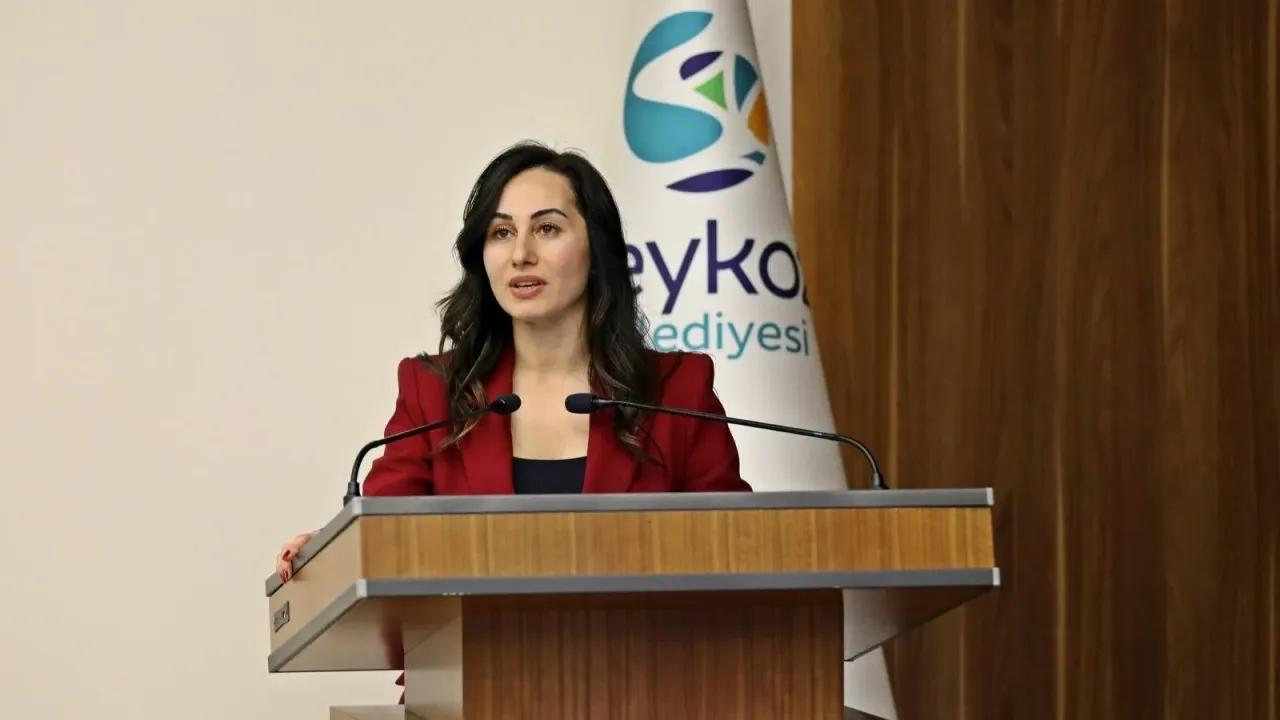 özlem vural gürzel chp'den ak parti'ye geçiyor