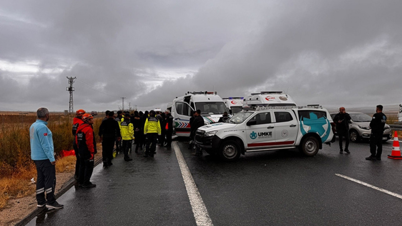 Aksaray’da Trafik Kazası: 2 Asker Şehit Oldu, 1 Kişi Hayatını Kaybetti