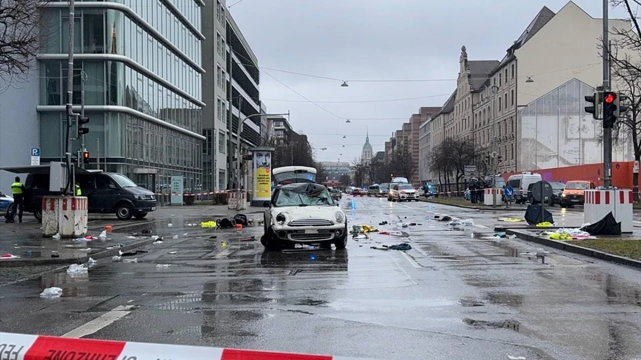 Almanya'nın Münih Kentinde Patlama: Can Kaybı Var!