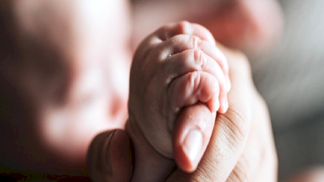 Yeni Doğum İzni Düzenlemesi: Anneye 24 Hafta, Babaya 15 Gün İzin Geliyor