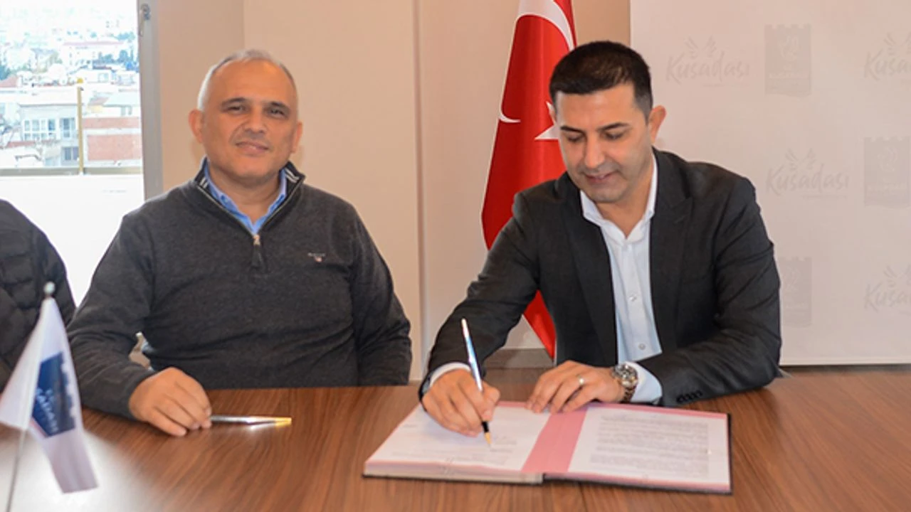 Ali Bekmezci Kimdir? Ne İş Yapıyor, İstanbul Boğazı’ndaki Beyaz Köşkü Kaç Paraya Aldı?