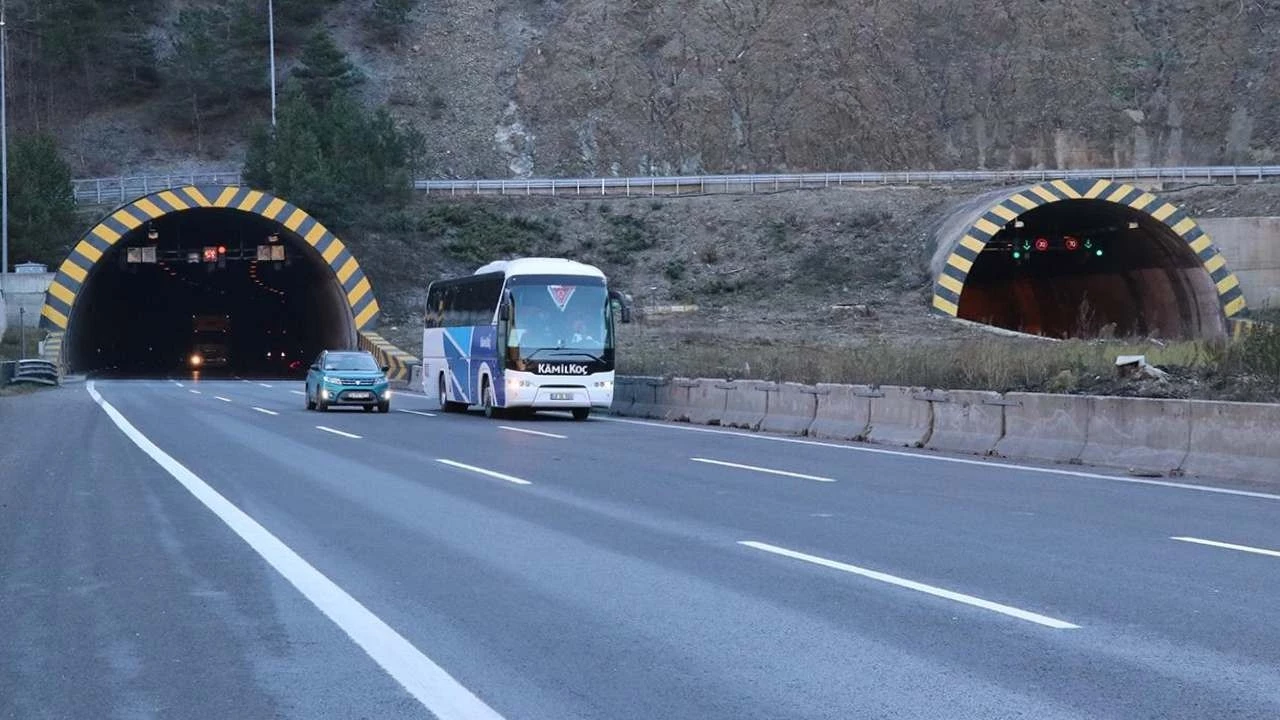 Bolu Dağı Tüneli İstanbul Yönü Kapatılacak: Trafik 31 Ekim’e Kadar D-100’e Yönlendirilecek