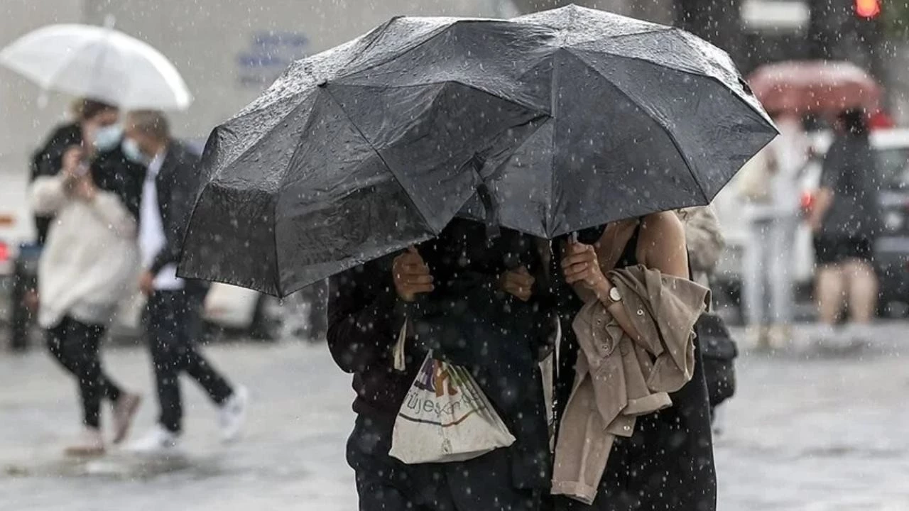 19 Ekim 2025 Hava Durumu | Meteoroloji Uyardı: İstanbul ve 36 İl İçin Sağanak Yağış Bekleniyor
