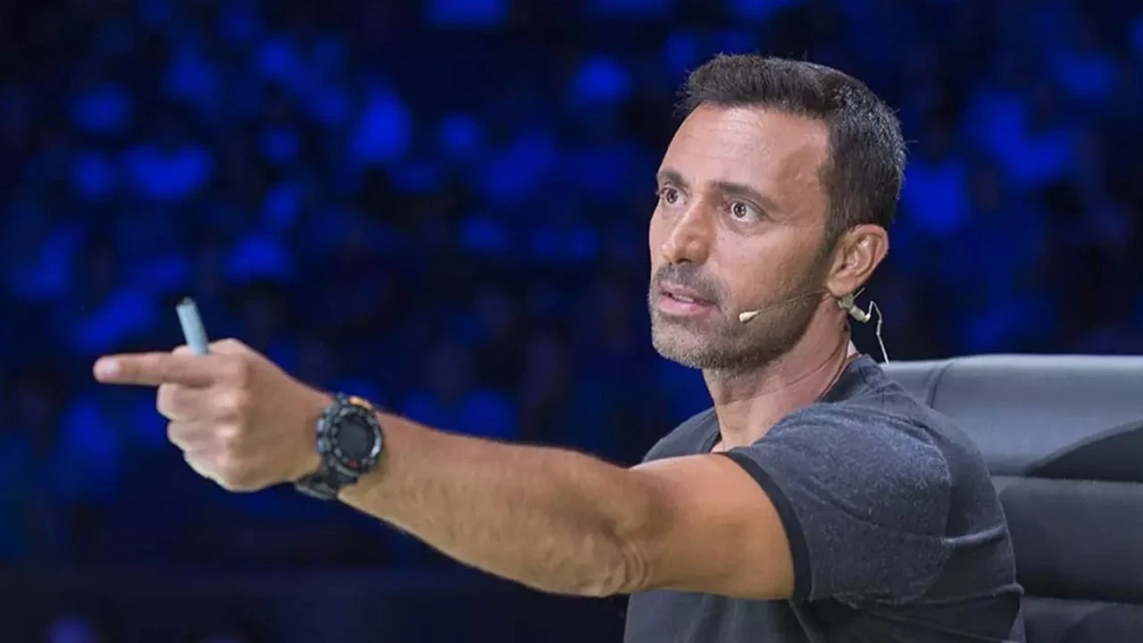 İngiltere’den Mustafa Sandal’a Ömürlük Vize! ‘Global Sanatçı Vizesi’ Alan İlk Türk Oldu