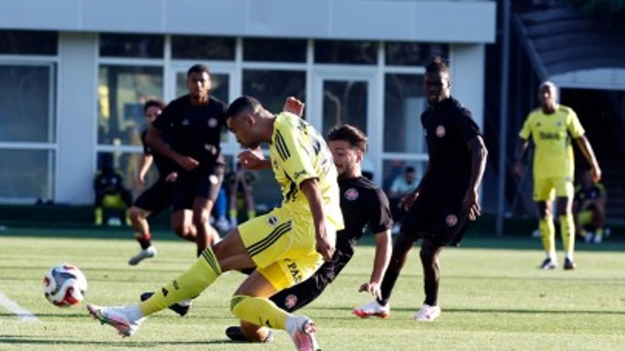 Fenerbahçe - Karagümrük Maçı Şifresiz mi? Fenerbahçe - Karagümrük Maçı Ne Zaman, Saat Kaçta ve Hangi Kanalda?