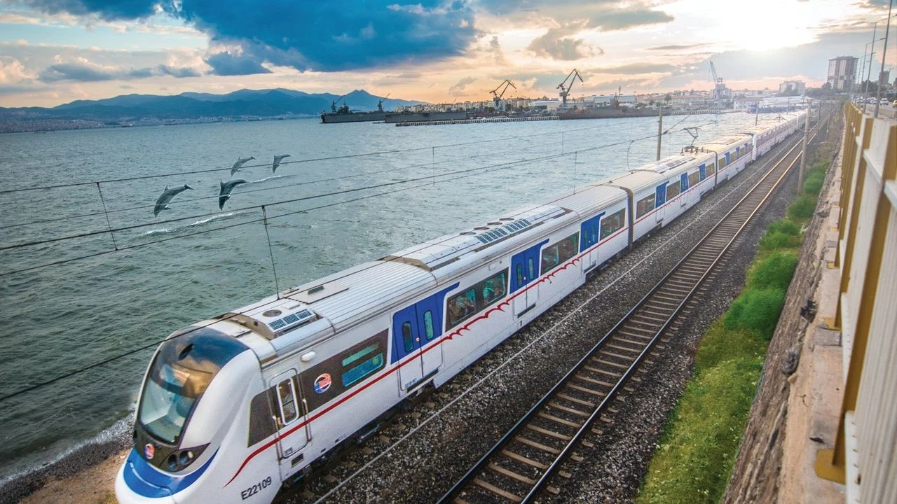 Cumhuriyet Bayramı’nda Ulaşım Ücretsiz Olacak: 29 Ekim'de Marmaray, Başkentray, İZBAN ve Metro Hatları Ücretsiz