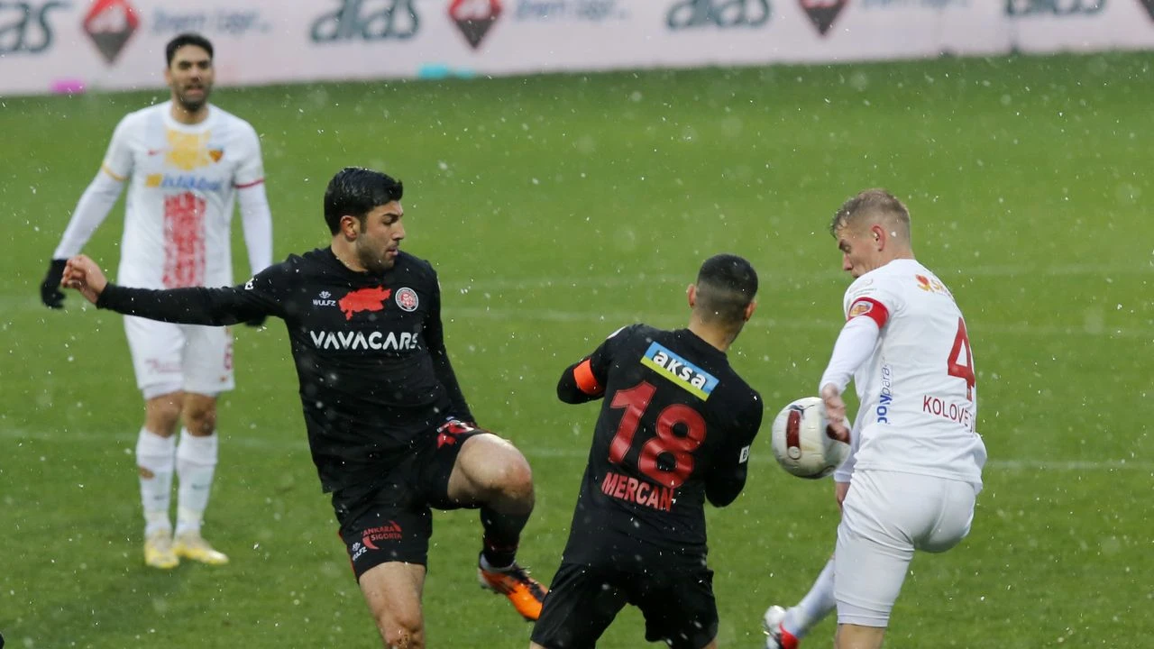 Fatih Karagümrük - Kayserispor Maçı Şifresiz mi? Fatih Karagümrük-Kayserispor Maçı Ne Zaman, Saat Kaçta, Hangi Kanalda?