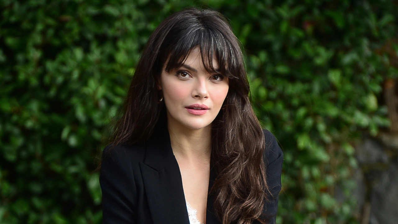 Dizilerde Başrol Oynayan Oyuncuların Aldığı Ücretler 2025: Hangi Oyuncu Ne Kadar Kazanıyor, En Çok Kazanan Oyuncu Kim?