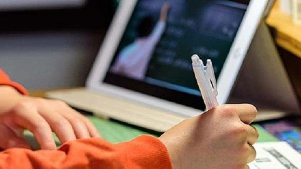 AÖF Sınav Tarihleri 2025-2026: Anadolu Üniversitesi Güz ve Bahar Dönemi Akademik Takvimi Açıklandı