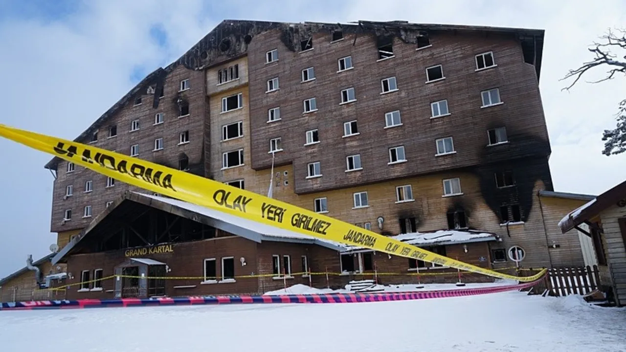 Grand Kartal Otel Davasında Karar: 11 Kişiye Ağırlaştırılmış Müebbet Cezası!