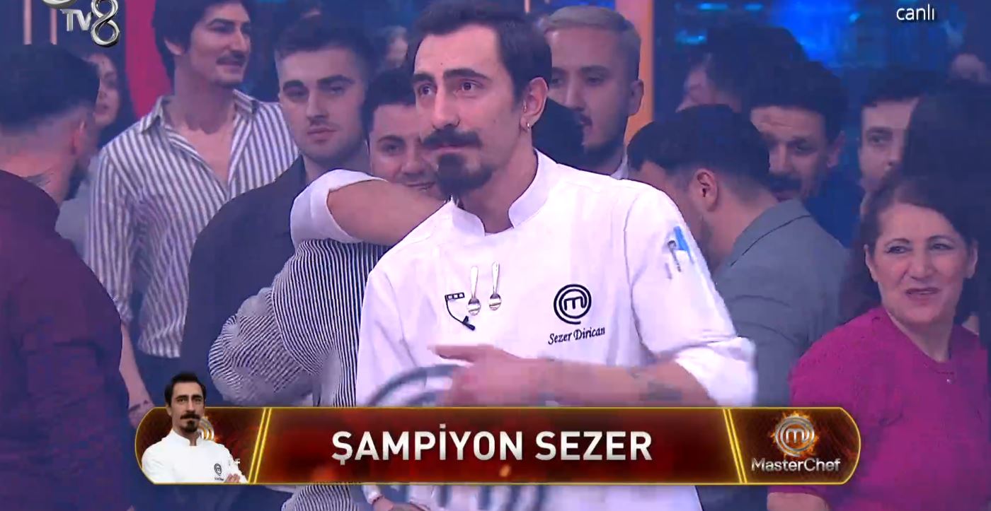 Sezer şampiyonluk açıklanınca duygusal anlar yaşadı.