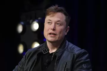 Elon Musk 2027’de Ay Yolculuğunu Hedefliyor