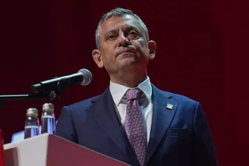 CHP’de “Mutlak Butlan” Krizi: Özgür Özel’in Önündeki 4 Kritik Seçenek