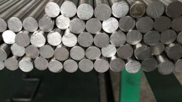 Katar, LNG’nin Ardından Kimyasal ve Metal Üretimini de Durdurdu