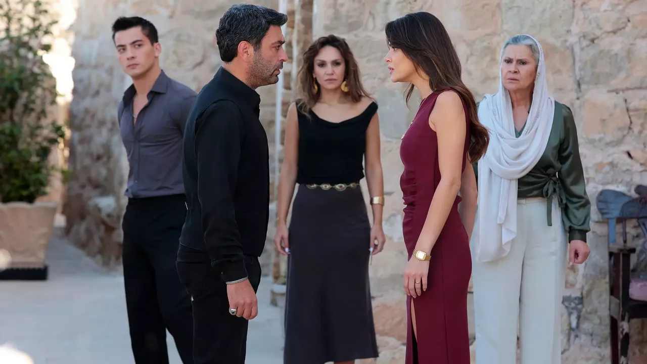 Uzak Şehir Son Bölüm İzle! Uzak Şehir 35. Bölüm Full HD Tek Parça İzleme Linki