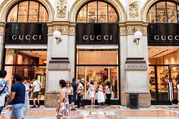 Lüks Moda Devinden 200’ü Aşan Mağaza Kapatma Kararı