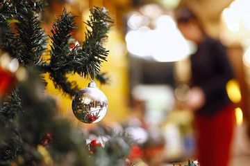 Yılbaşı Ağacı Süslemenin Maliyeti 20 Bin TL'yi Buluyor