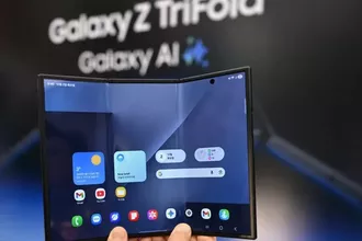 Samsung İlk Çoklu Katlanabilir Telefonunu Tanıttı: Galaxy Z TriFold’un Fiyatı Ne Kadar?