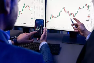 Küresel Piyasalarda Satış Baskısı: Jeopolitik Gerilimler Risk İştahını Zayıflattı