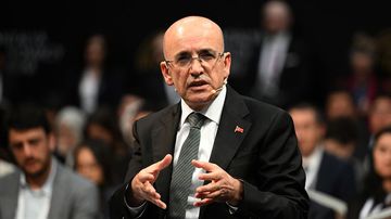 Mehmet Şimşek Katar Yolcusu