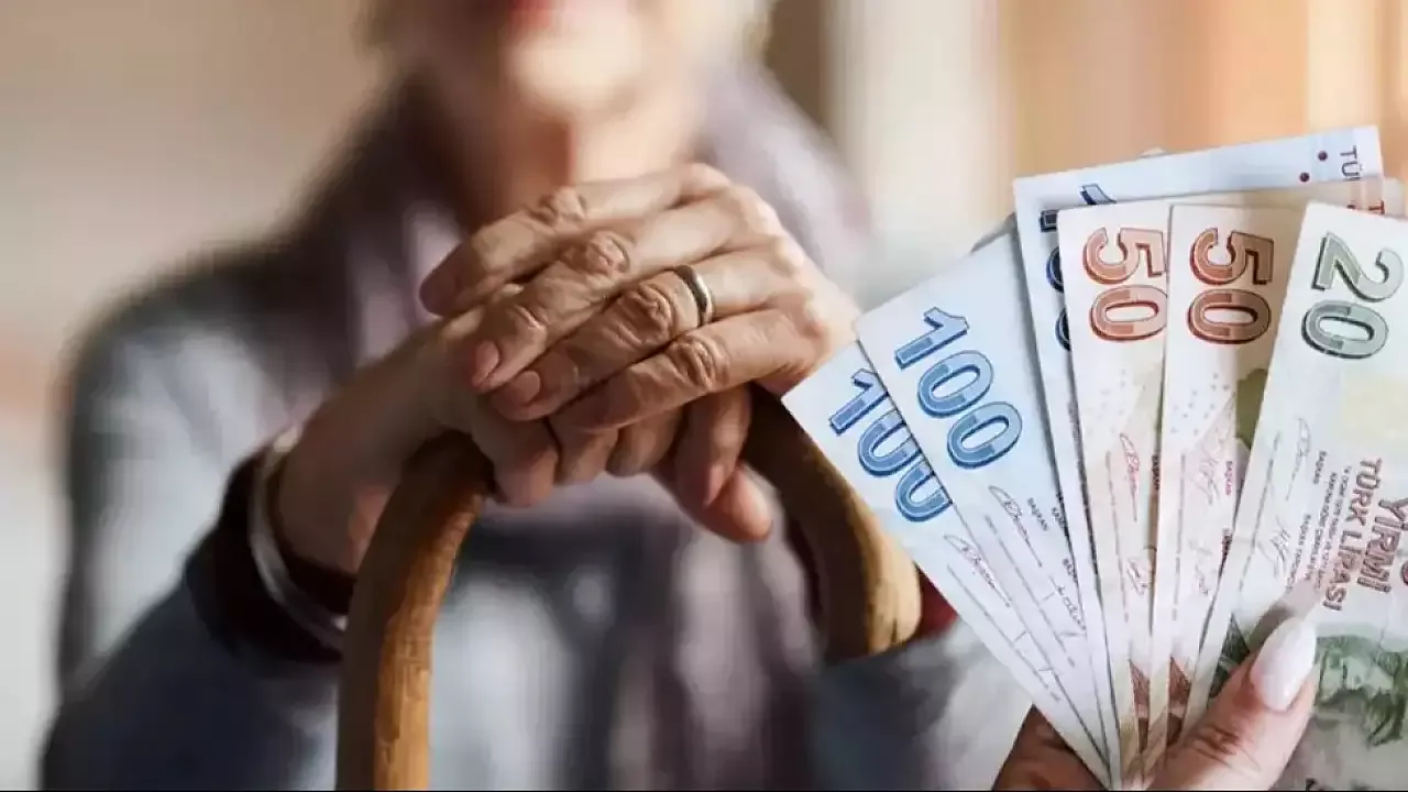 Emekli Bayram İkramiyesi İçin 2 Rakam Öne Çıktı