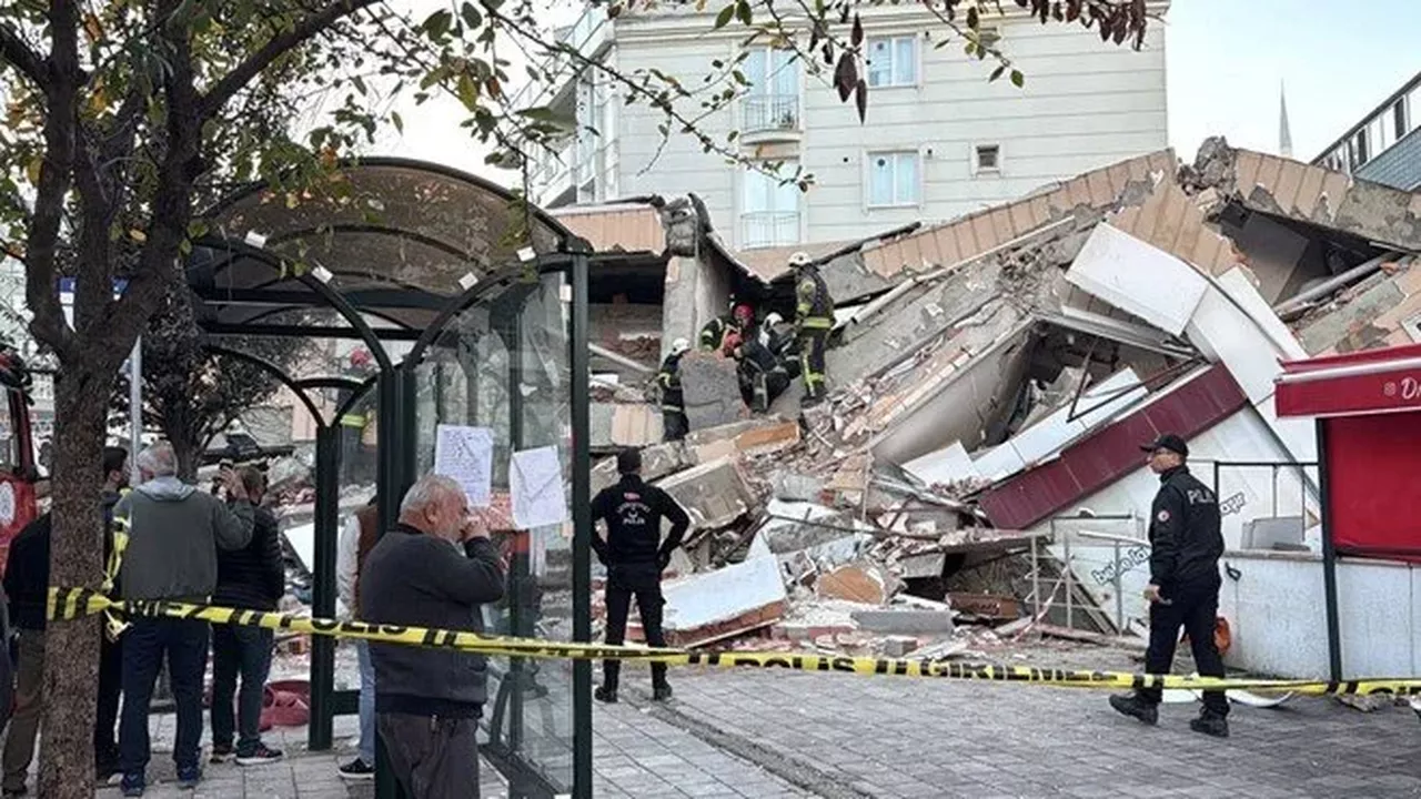 Gebze’de 6 Katlı Bina Çöktü! Enkaz Altında Kalanlar Var, Arama Kurtarma Çalışması Başlatıldı
