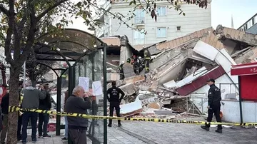 Gebze’de 6 Katlı Bina Çöktü! Enkaz Altında Kalanlar Var, Arama Kurtarma Çalışması Başlatıldı