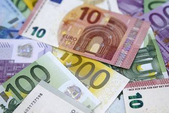 AB Dış Ticarette 3 Yıl Sonra Yeniden Açık Verdi