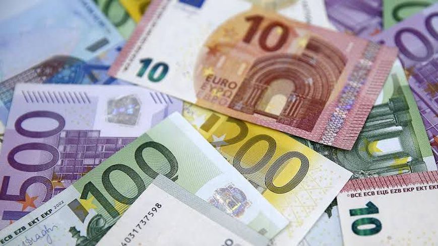 AB Dış Ticarette 3 Yıl Sonra Yeniden Açık Verdi
