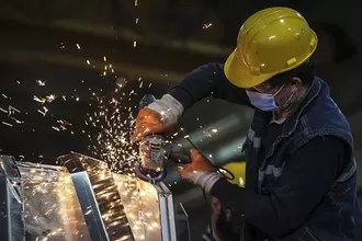 Sanayi Üretimi 10 Ayın Ardından İlk Kez Geriledi