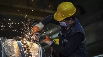 Sanayi Üretimi 10 Ayın Ardından İlk Kez Geriledi