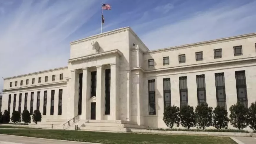 Fed: ABD'de Gelirler Artarken Borç Baskısı Büyüdü